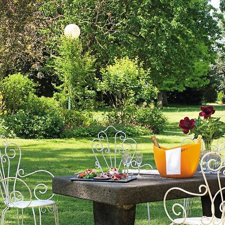 Le Clos Fleuri - Maison Vigier Maringues Bagian luar foto