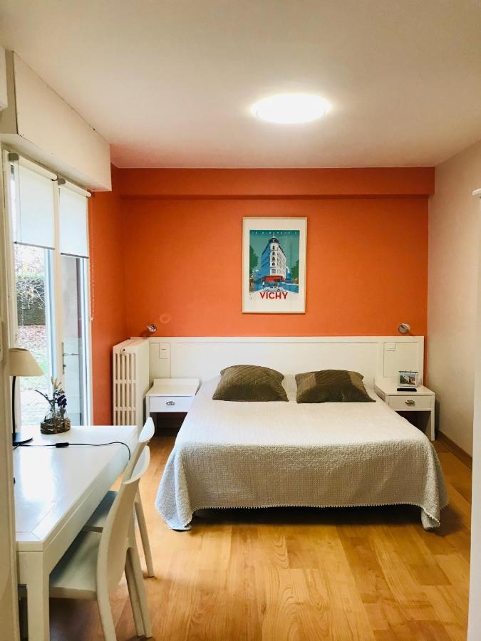 Le Clos Fleuri - Maison Vigier Maringues Bagian luar foto